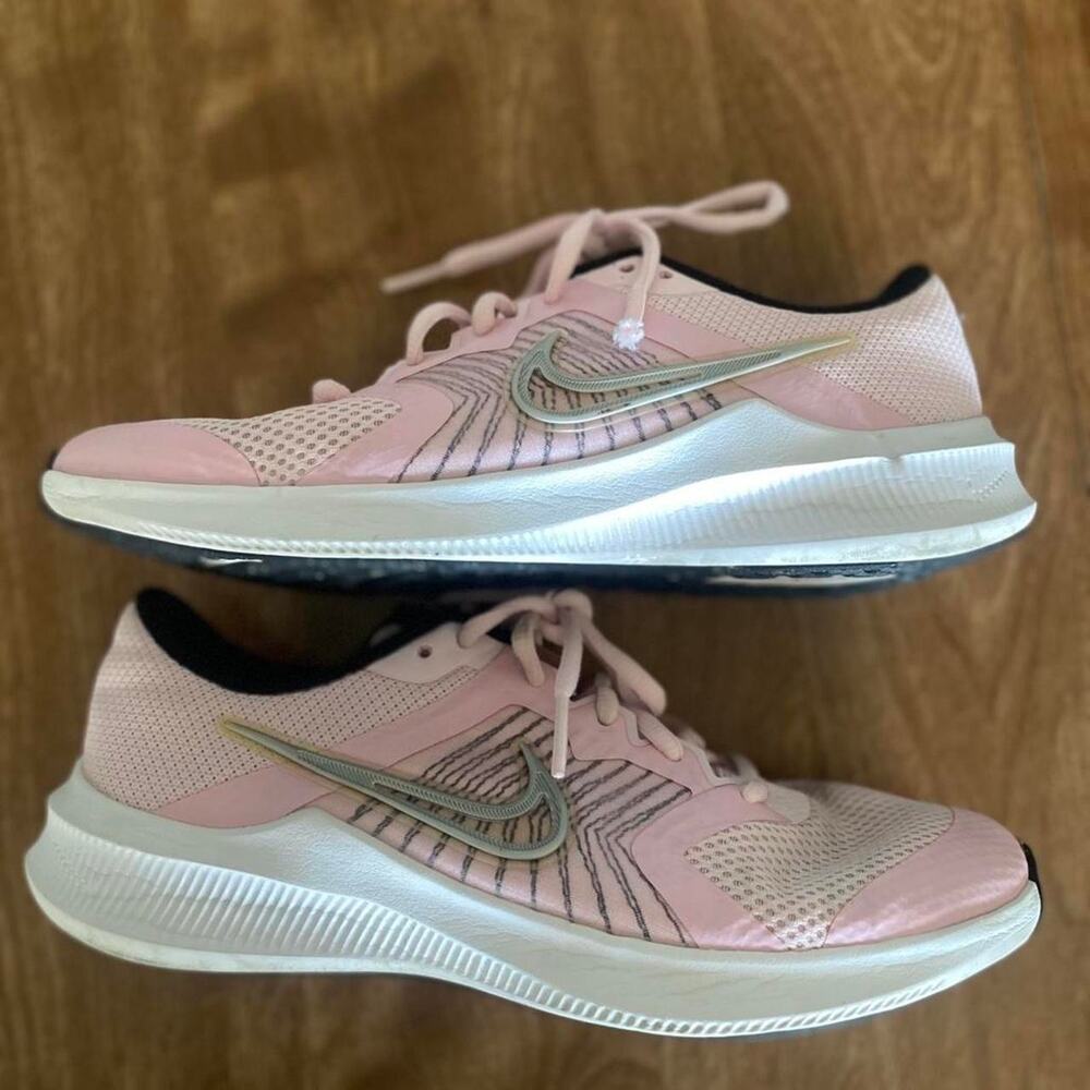 Girls Nike downshifter 11 pink youth size 4.5